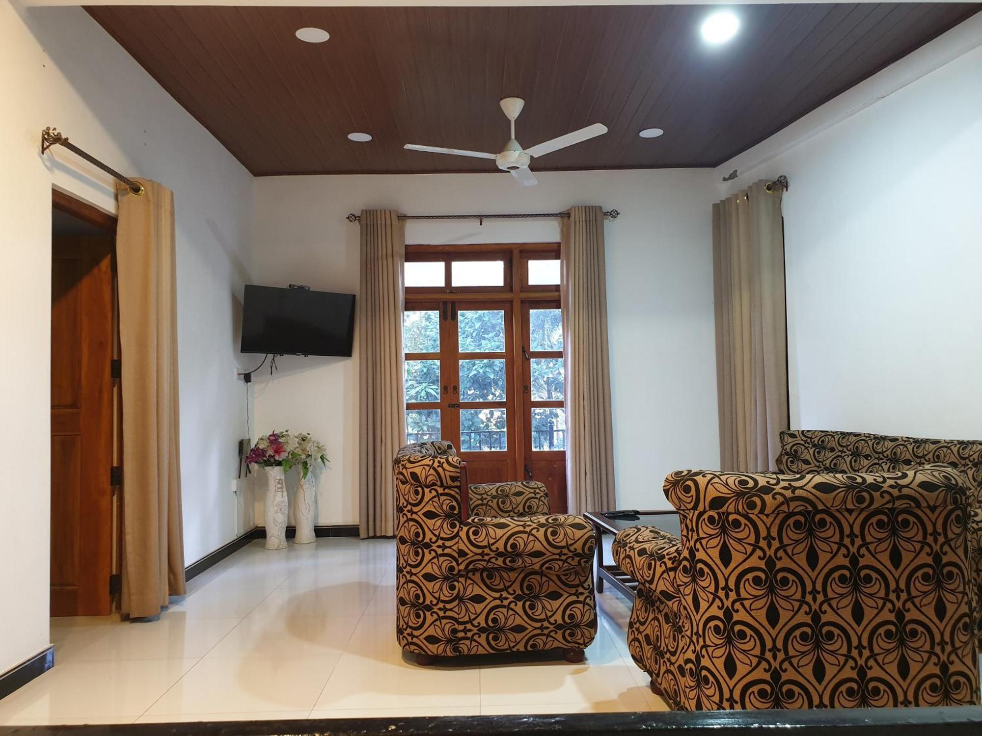 Enara Luxury Stay Katugastota Exterior photo