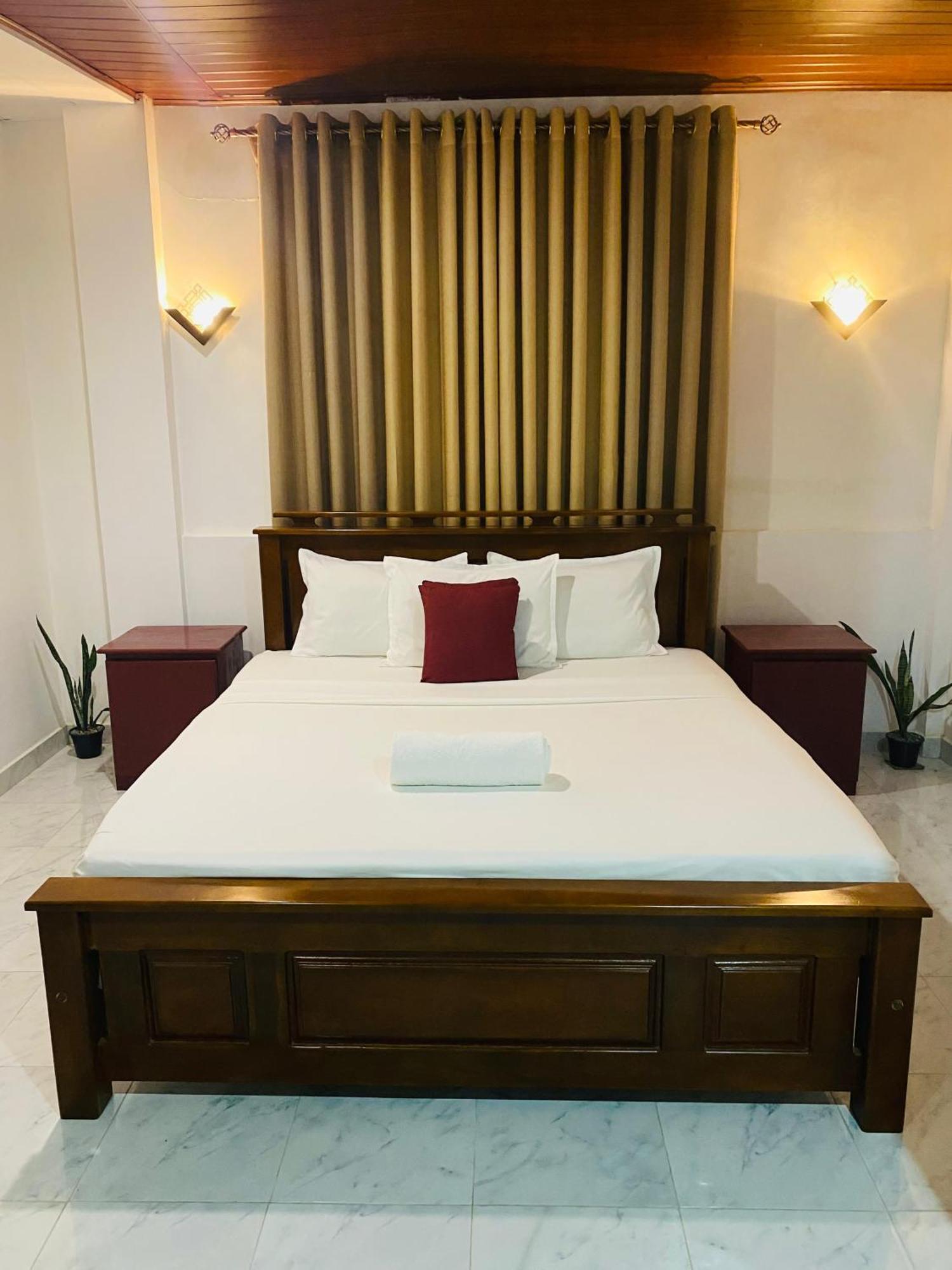 Enara Luxury Stay Katugastota Exterior photo