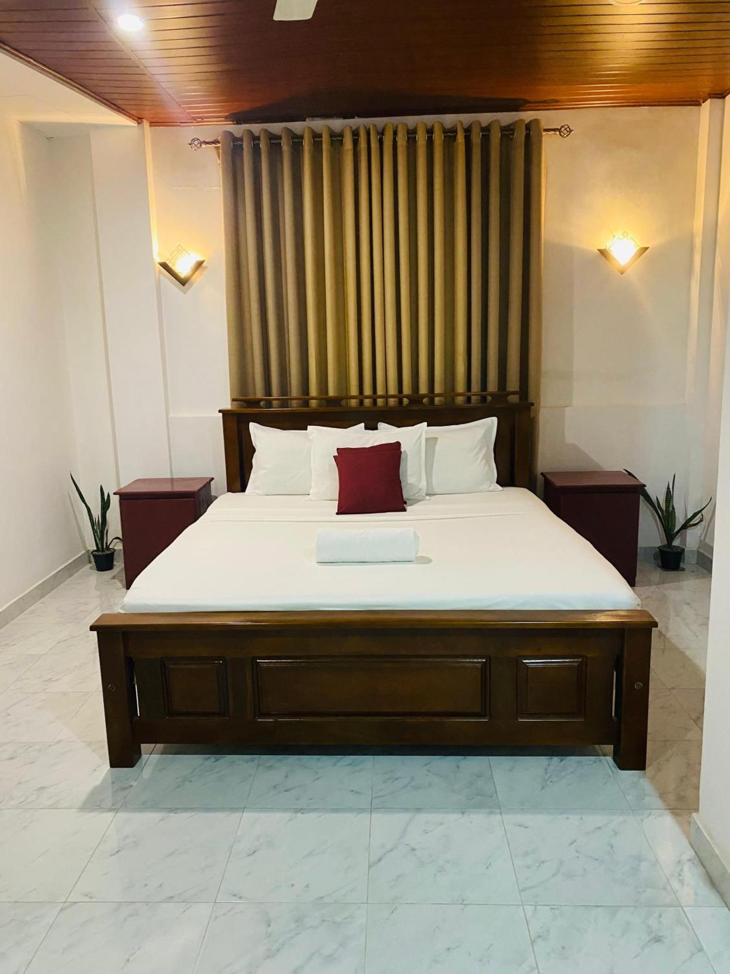 Enara Luxury Stay Katugastota Exterior photo
